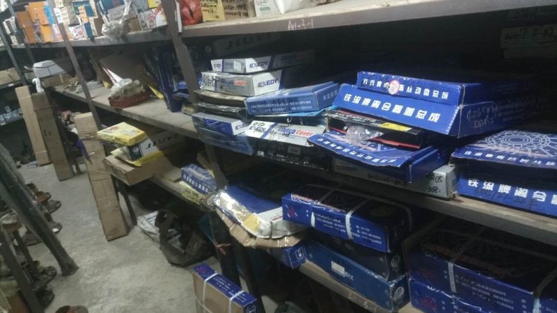减震器装完还响？别急着换件，先查这几个地方